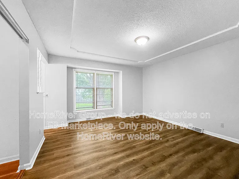 12733 Oakland Ave — Photo 13