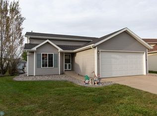 839 Elm Park Pl, West Fargo, ND 58078