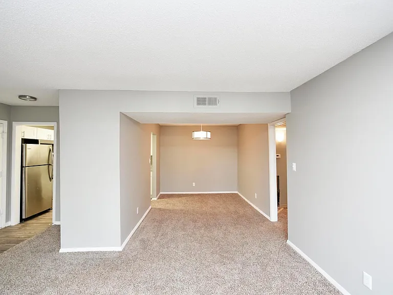 1800 Arboretum Cir — Photo 2