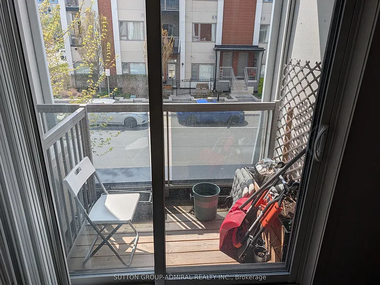 60 Orchid Place Dr #15 — Photo 8