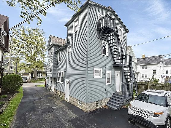 3rd image of 1576 Wyandotte Ave #2