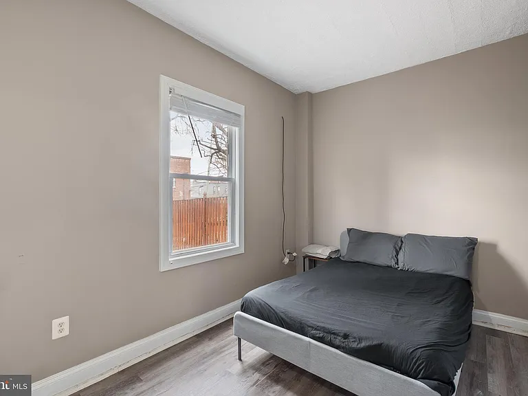 1526 V St SE #2 — Photo 10