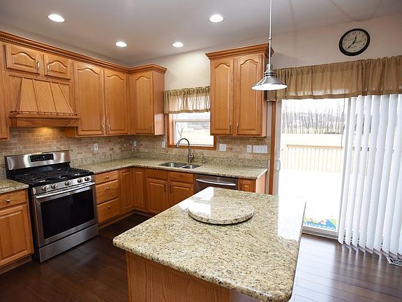 4th image of 243 S Windy Oaks Dr