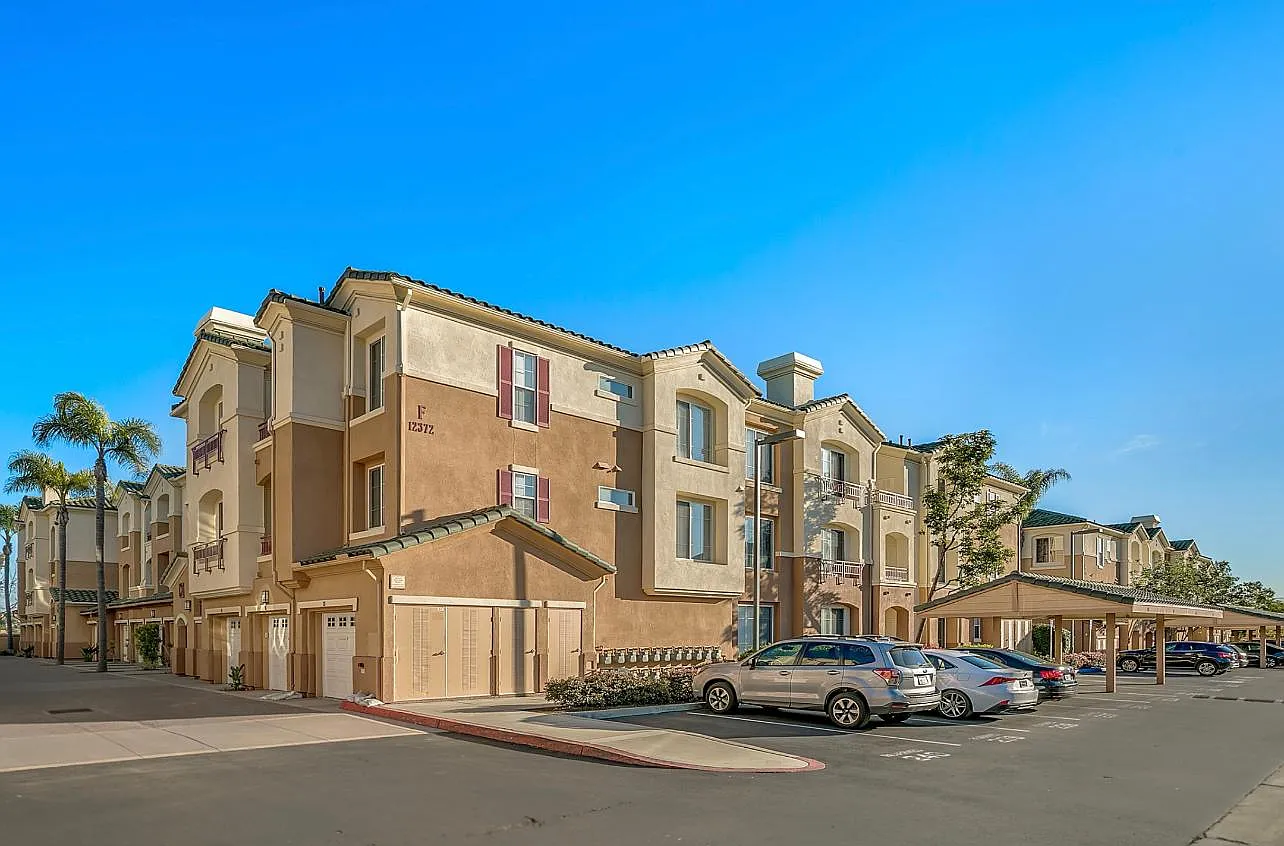 2 bed, 1212 sqft, $3,800 — Photo 1