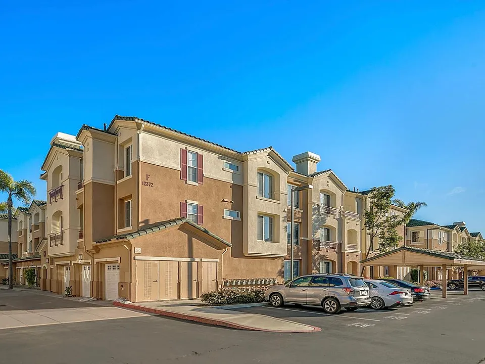 12372 Carmel Country Rd #103