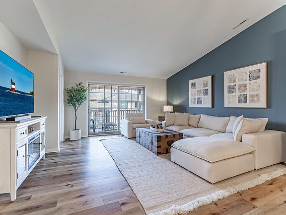 5th image of 9840 Wildwood Ct Unit 2-A