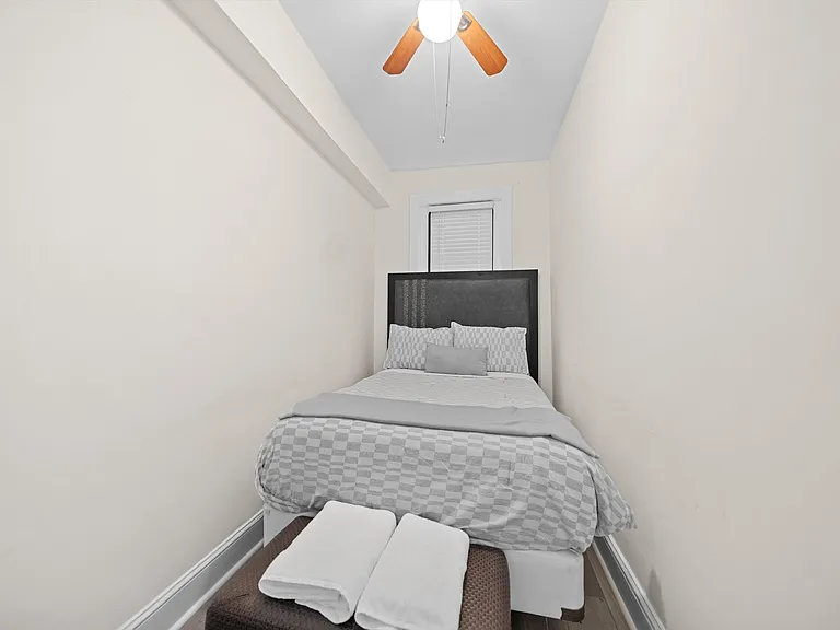 1919 19th St NW #202 — Photo 11
