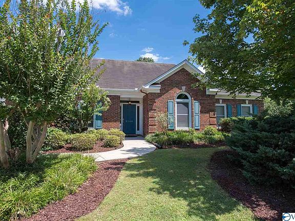 2nd image of 3104 Connomara Ct SE