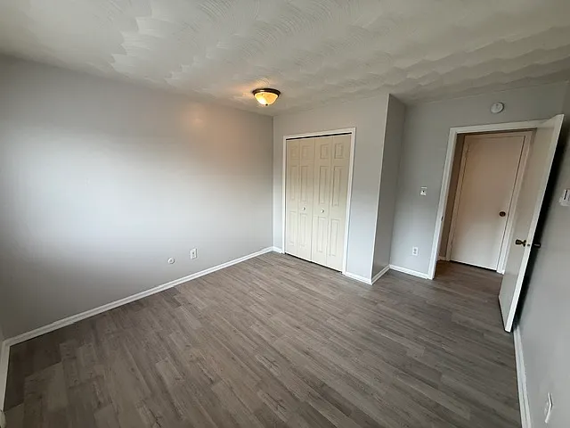 208 W Lansing Rd #8 — Photo 14
