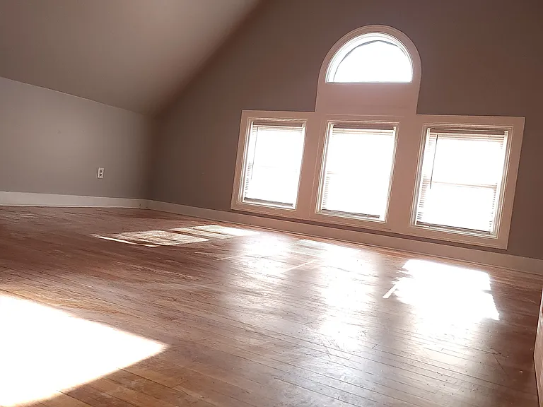 186 Summit St #5 — Photo 1
