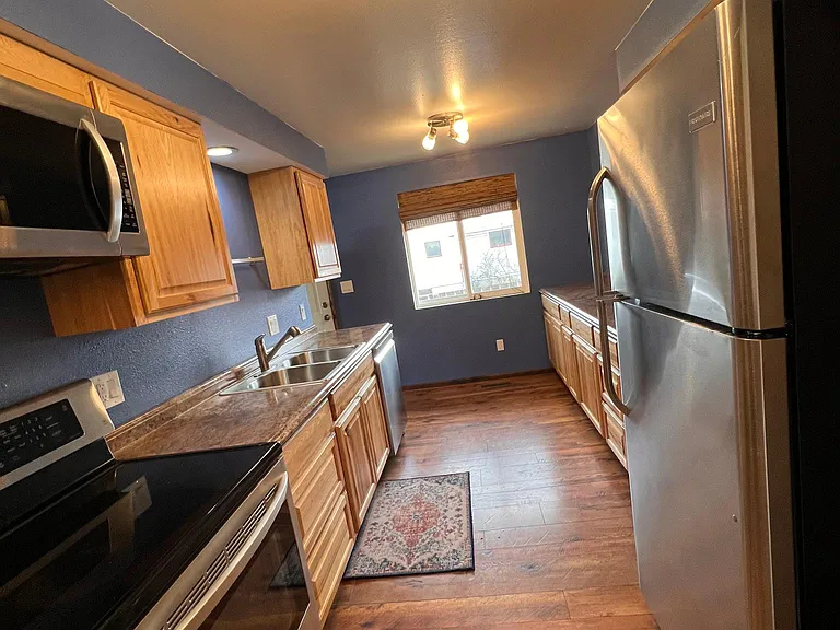328 E Walton Ave — Photo 3