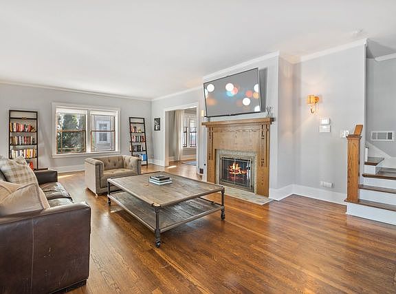 3rd image of 1025 Greenwood Ave