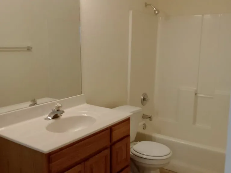 4304 - 4306 Caleb Court — Photo 17