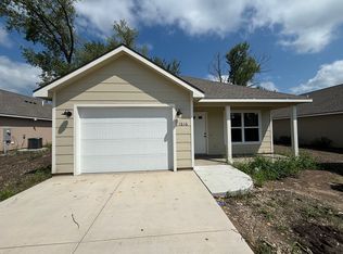 1616 Hill Valley Dr, Manhattan, KS 66502
