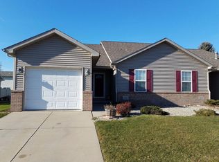 1105 Pine Creek Rd, Valparaiso, IN 46383