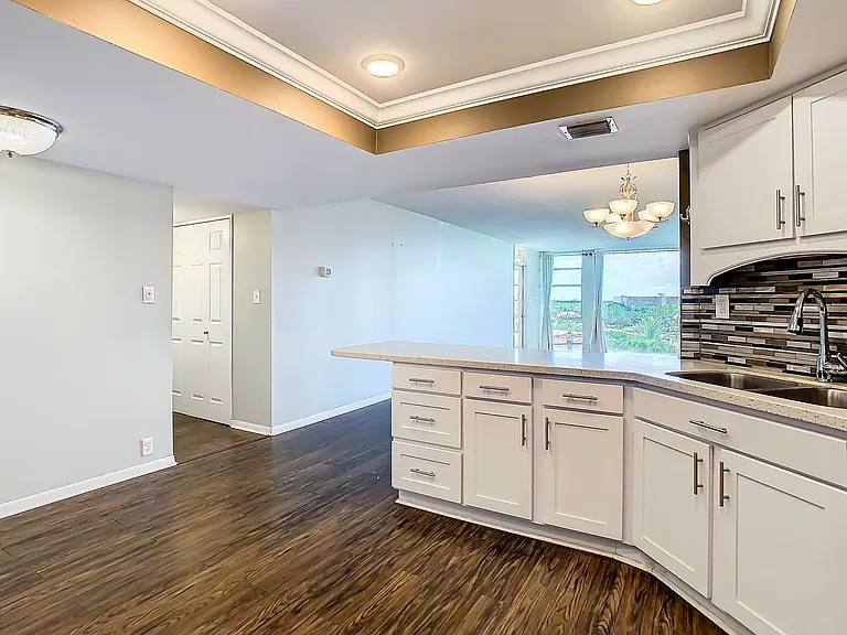 7400 Sun Island Dr #503 — Photo 13