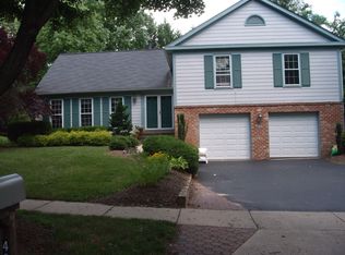 405 Green Pasture Dr, Rockville, MD 20852