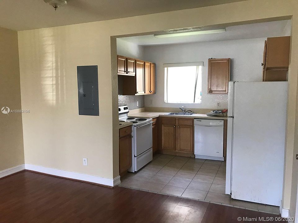 1st image of 10270 E Bay Harbor Dr #3