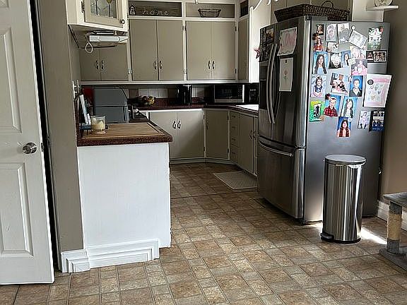 5th image of 310 S Park St