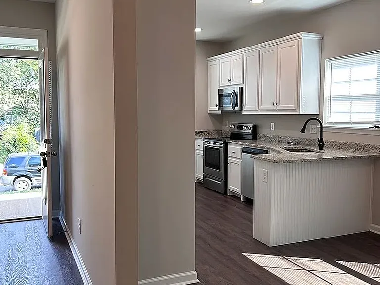240 Carriage Ln — Photo 31