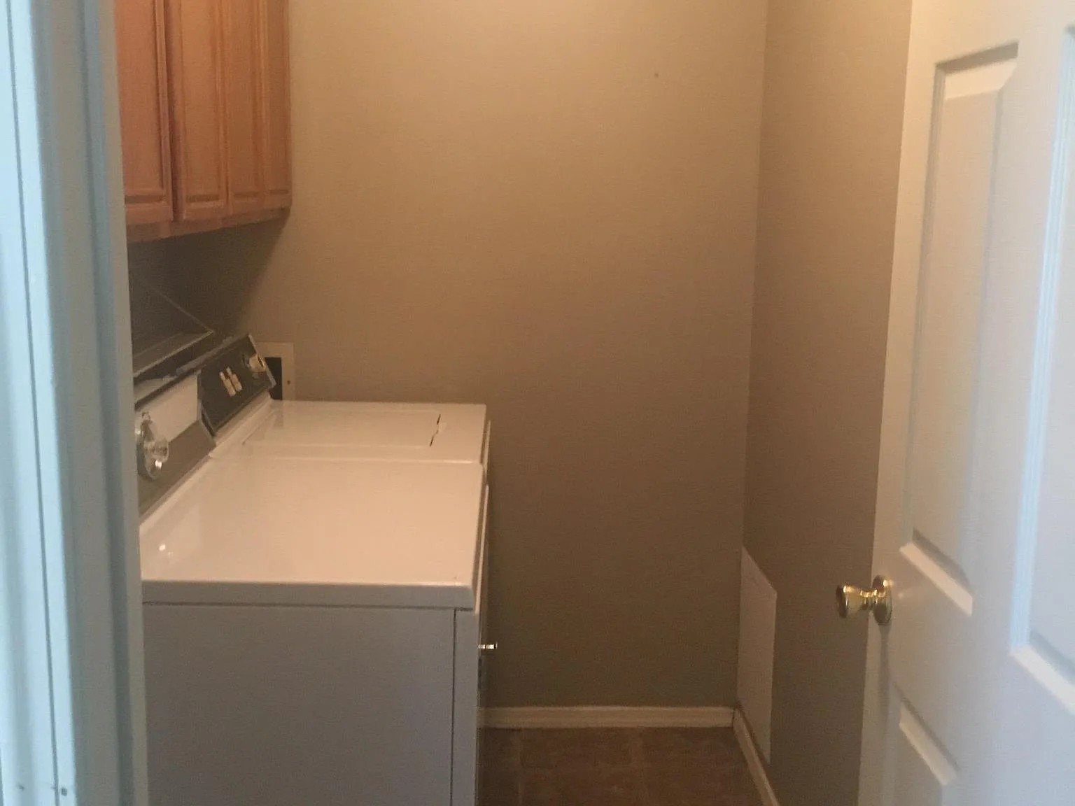 5805B Sara St — Photo 4
