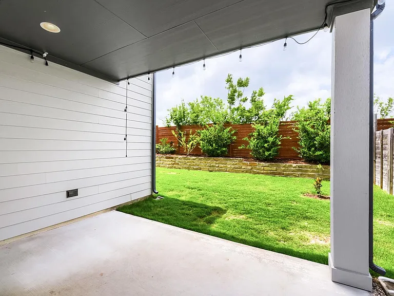 1505 Seeger Dr — Photo 24