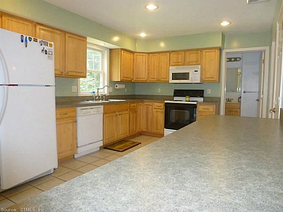 2nd image of 71 Fairlawn Ave