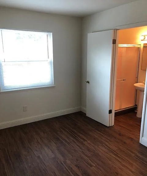 399 Arcade Blvd — Photo 8