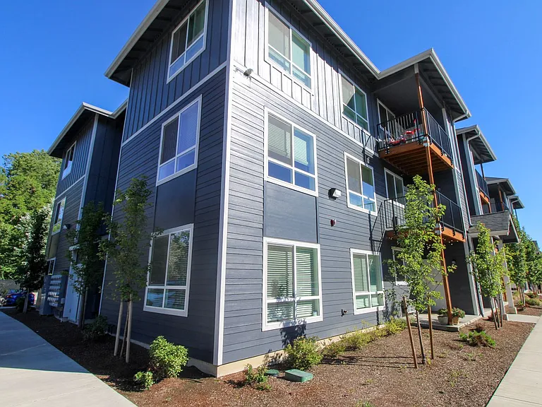 Creek's Edge Apartments — Photo 62