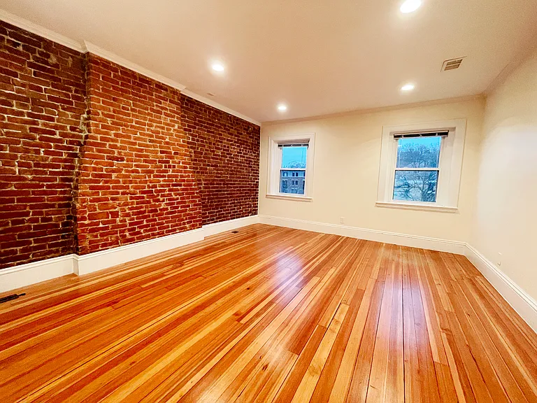 1616 Beacon St #8 — Photo 14