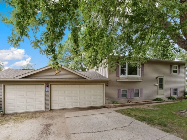 325 E 2nd St, Rock Falls, IL 61071