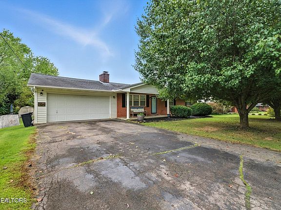 2nd image of 524 Highland View Dr