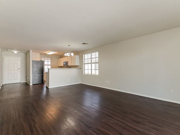 5th image of 614 Ana Raquel Ave