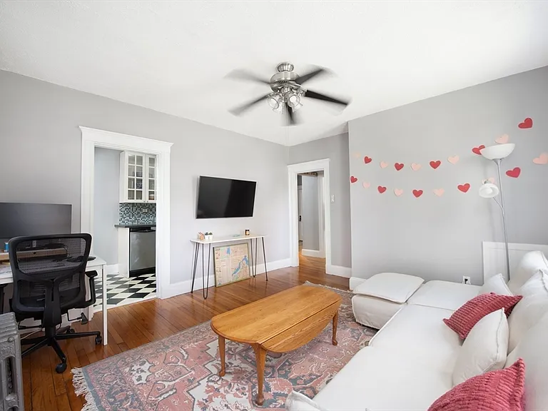 62 Queensberry #104 — Photo 4