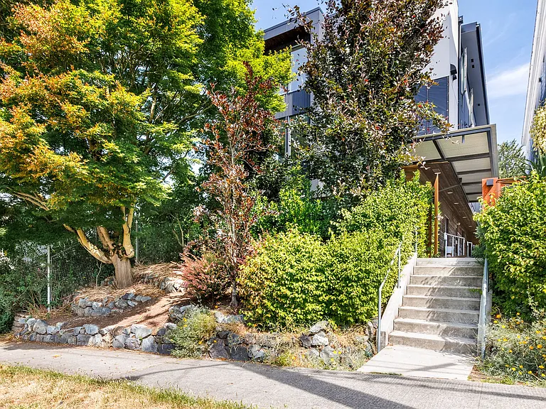 1410 S King St #8 — Photo 3