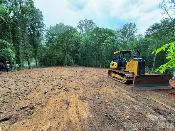 8730 Hills Dell Dr, Concord, NC 28027