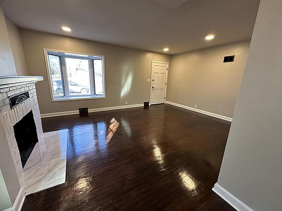 4th image of 3280 North 60th STREET