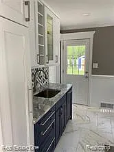 15885 W Forteen Mile Rd — Photo 10