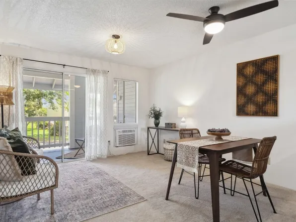 94-201 Lumiaina Pl #E201, Waipahu, HI 96797