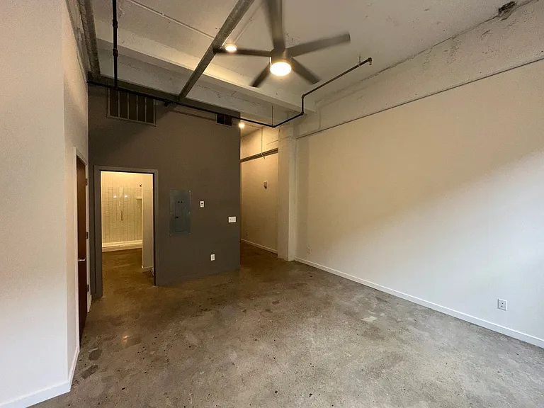 1632 Central Parkway — Photo 9