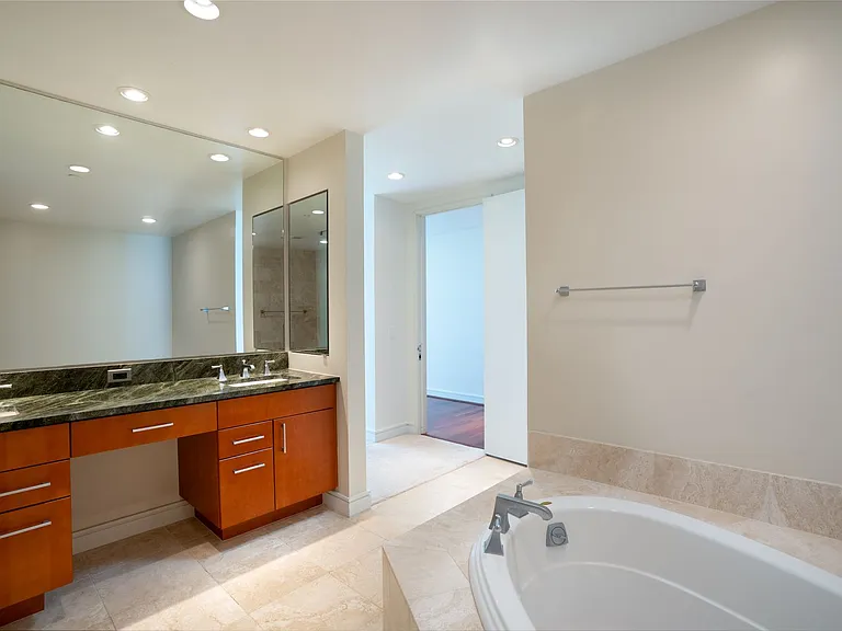 1288 Ala Moana Blvd #31D — Photo 16