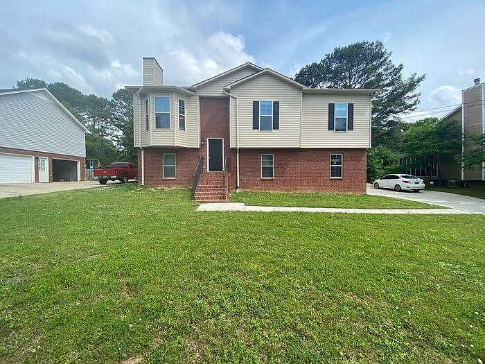 1st image of 1047 Willow Creek Cir