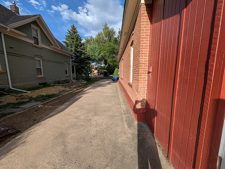 227 Park St — Photo 4