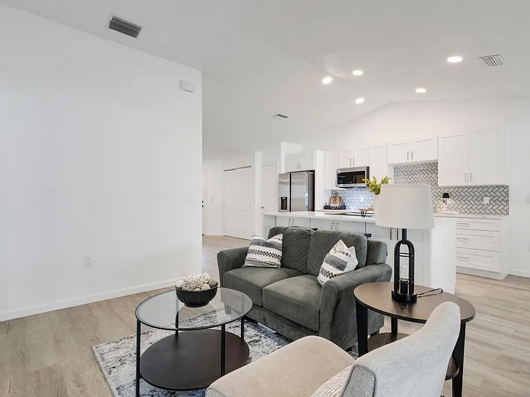 606 Marcus St #26 — Photo 17