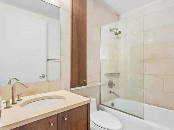 205 East 59th Street image 11 of 17