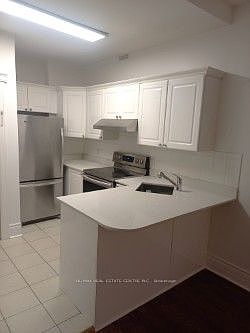 1st image of 129 Walmer Rd #3