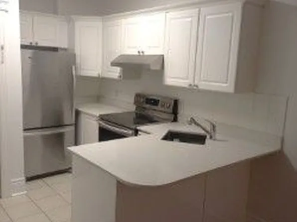 129 Walmer Rd #3, Toronto, ON M5R 2X8