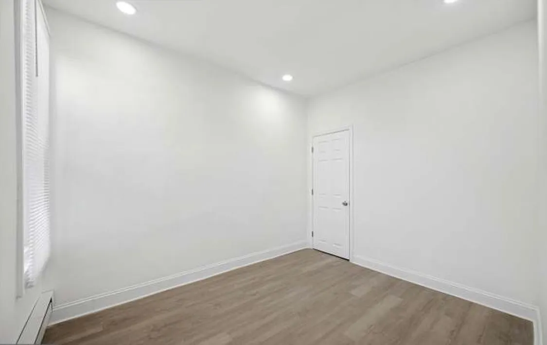558 Herman Street - 1 — Photo 1