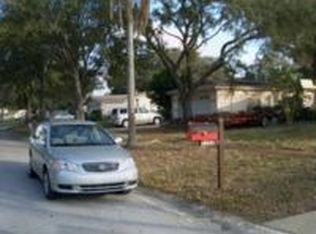 9262 78th Pl, Seminole, FL 33777