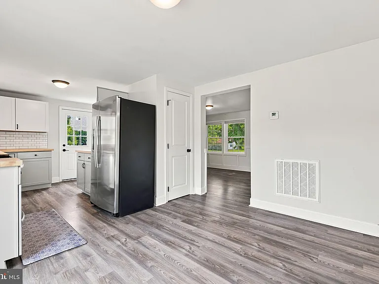 306 Fegan Rd — Photo 25